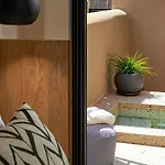 Kaptara Premium Ground Floor Unit With 2 Jaccuzis-part Of Kaptara Complex